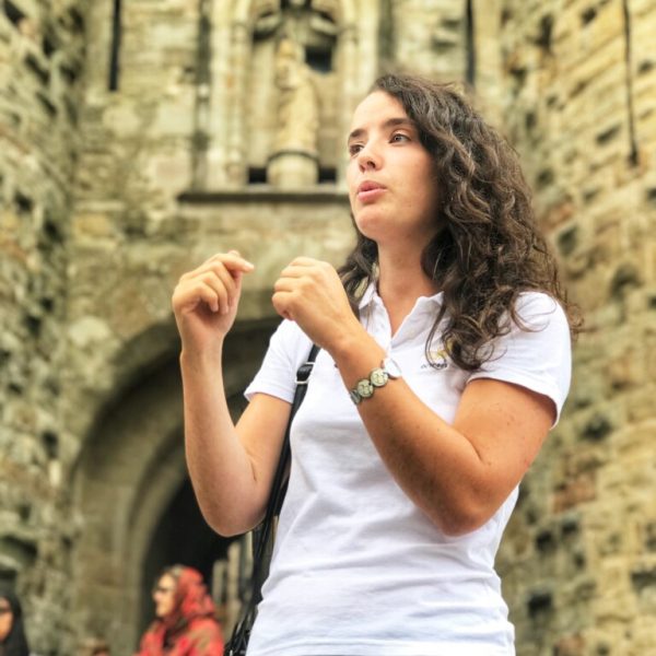Marie, guide conférencière à Carcassonne